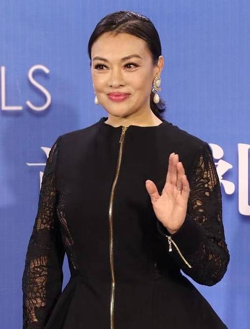 史可包裹严实走红毯,不露半分却尽显高级感_审美_造型_风格