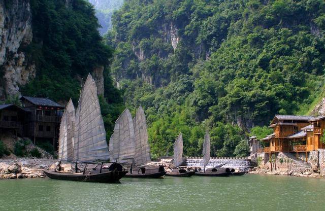 湖北又一景点走红，山清水秀，青山斜阳，仿佛一处世外桃源