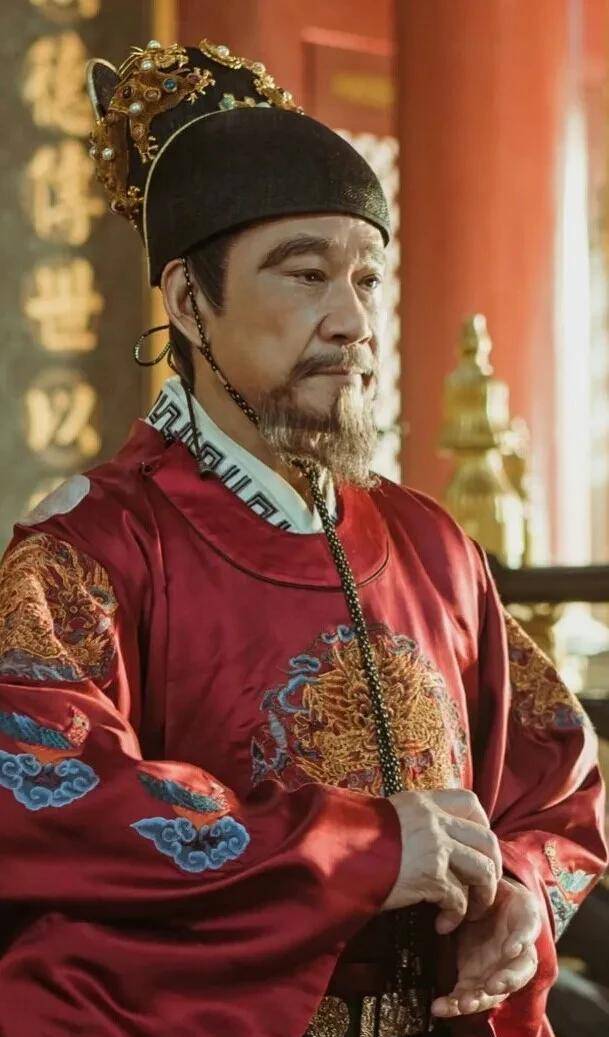 陈道明,陈宝国,唐国强,王学圻,这四位,谁演的皇帝比较霸气?