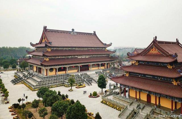 亚洲规模最大的寺庙，建筑规模堪比故宫，就在河南，却不是少林寺