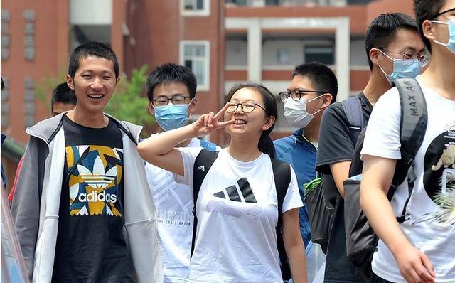 妈妈通过监控看见你了！高考考场监控面向社会开放，您赞成吗