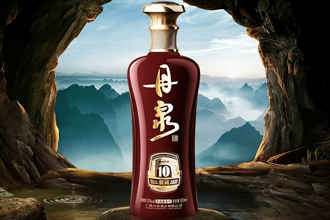 当时丹泉酒一出世,那可是真的火,广西每家每户都会囤上几瓶,逢年过节