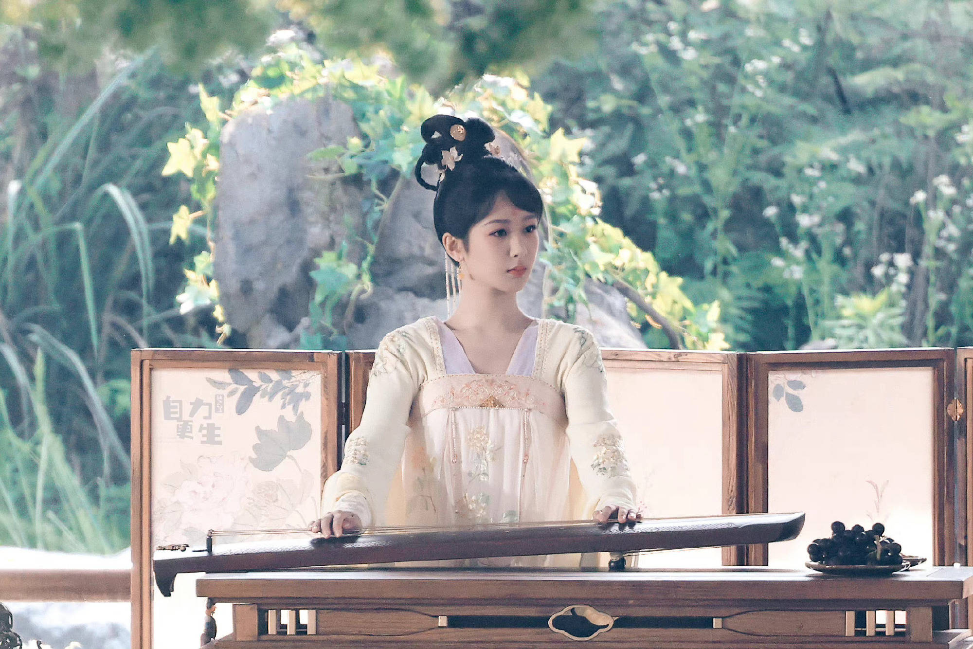 杨紫《长相思》路透曝光,挑战另类新造型,身材状态引关注_古装_一身