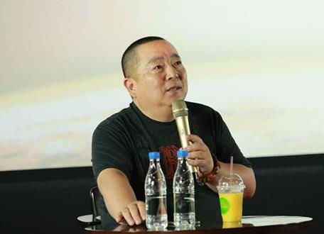 原创央视孩子王64岁董浩现状曝光衣着简朴住农村吃面条