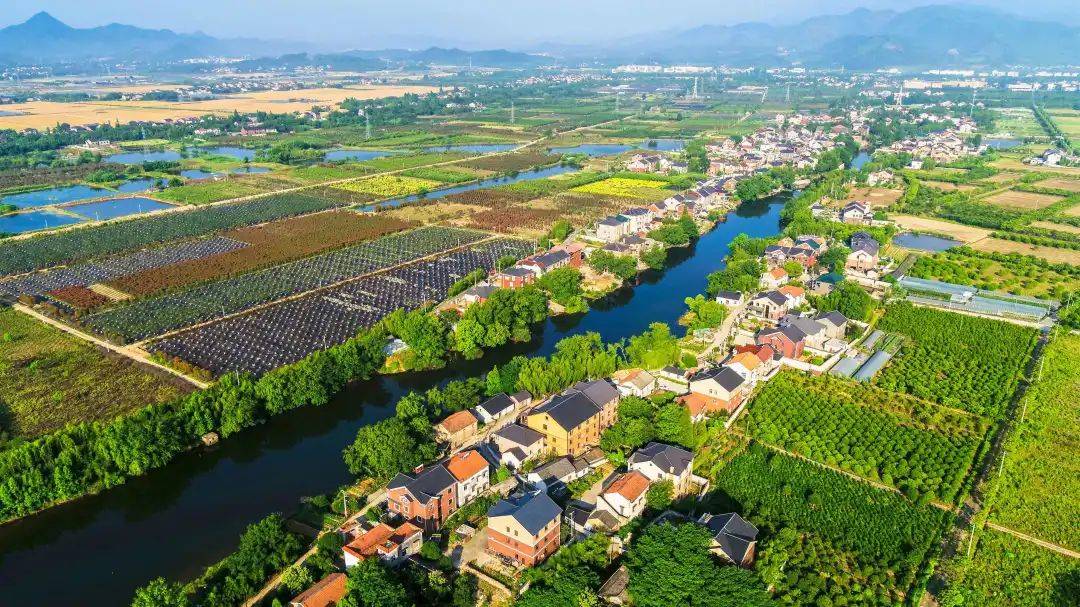 建设宜居宜业美丽乡村