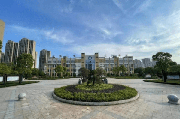 莲塘一中东新中学改扩方案出炉投资117亿元周边有哪些新楼盘在售