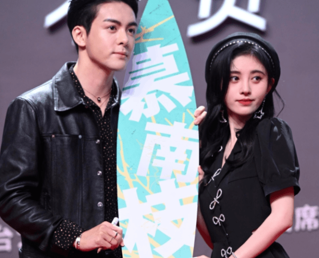 原创181曾舜晞同框159鞠婧祎身高差成最大槽点说谎的认了吧