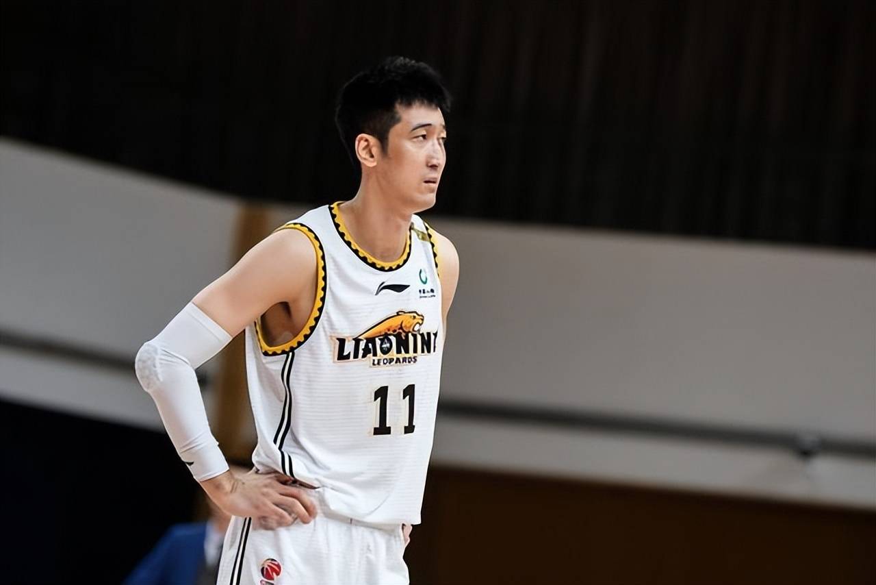 辽宁2冠巨头归队,杨鸣拒绝广厦强挖,绝不放走功臣_刘志轩_训练_浙江