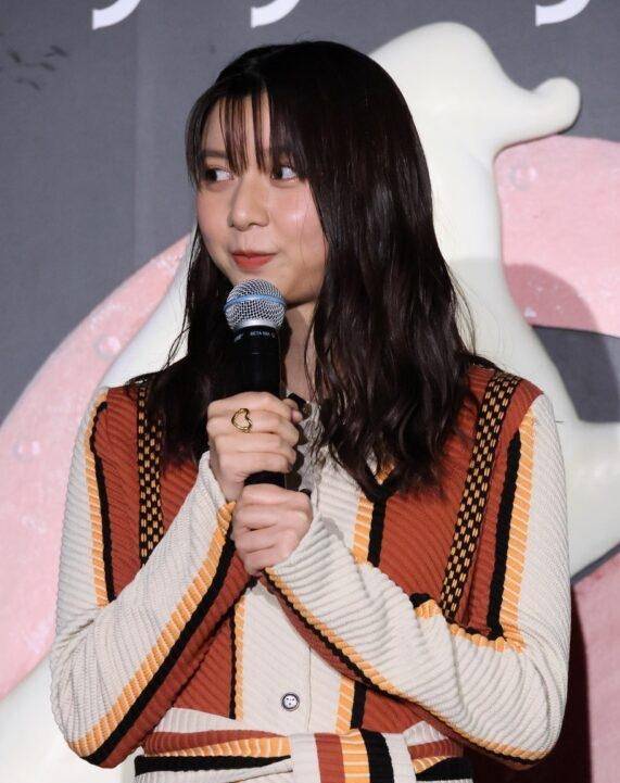 上白石萌音片约不断接戏到手软，比她早出道的妹妹萌歌却无戏可拍