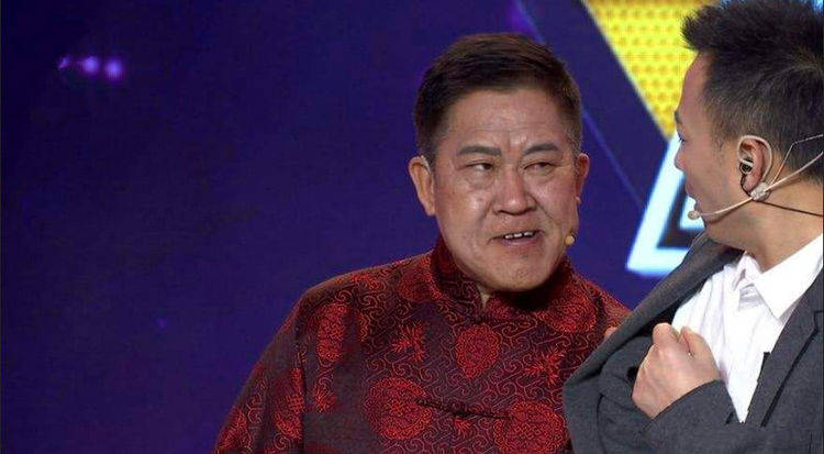 原创国家一级演员年少因歪嘴演丑角而成名如今孙女被他隔代遗传