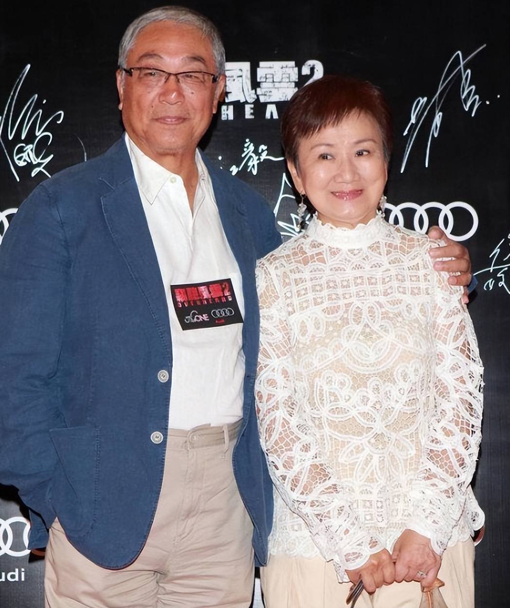 原创曾江去世一个月半遗孀焦姣一头白发憔悴露面过度思念亡夫令人担忧