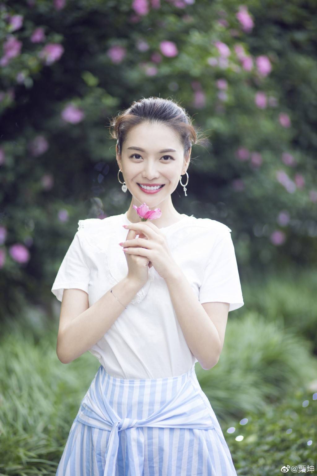 放弃当北京卫视一姐,位置让给刘涛,转身和贾玲一起开公司_栗坤_发展