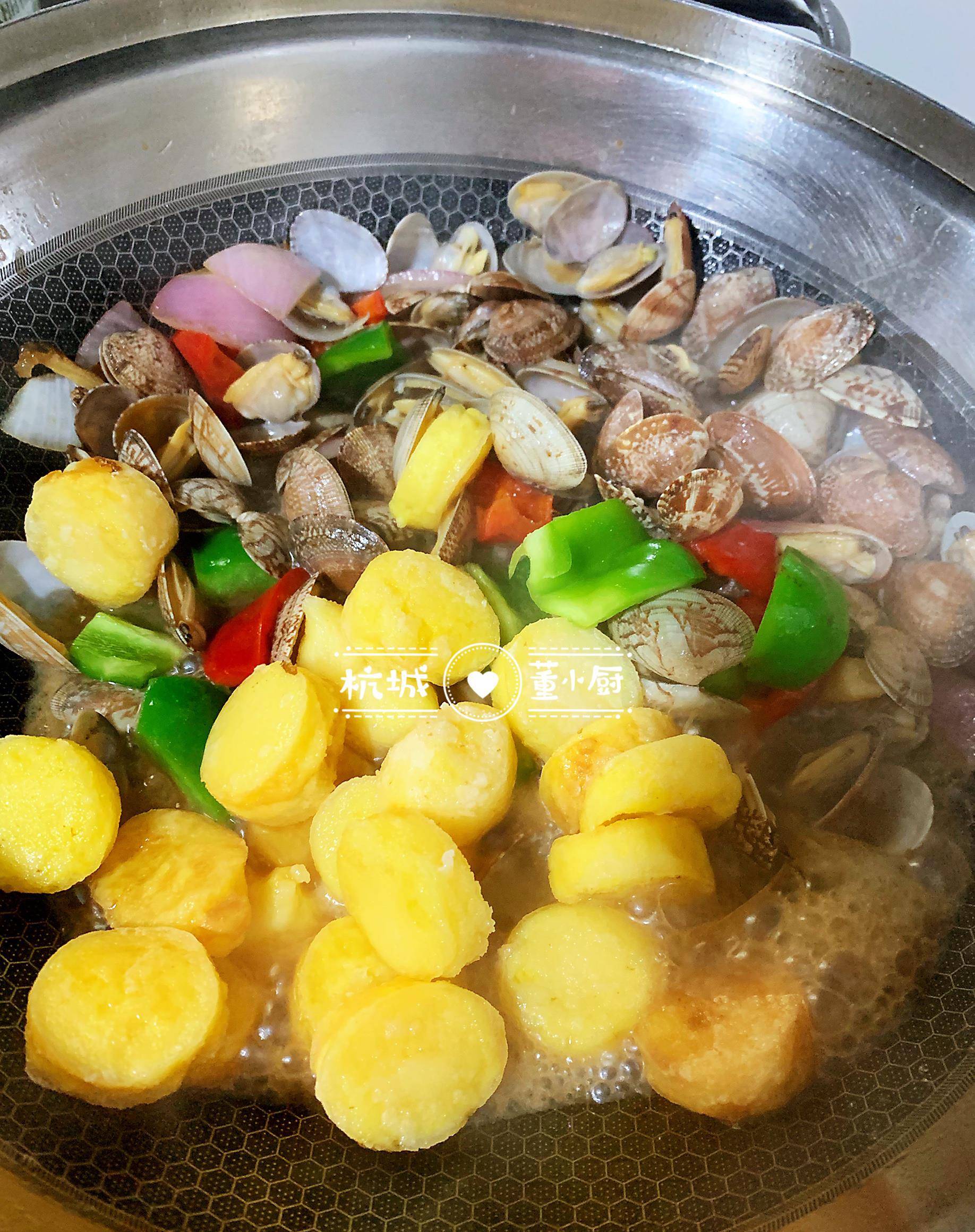 铁板花蛤鸡蛋豆腐做法极简味道至鲜老少皆宜