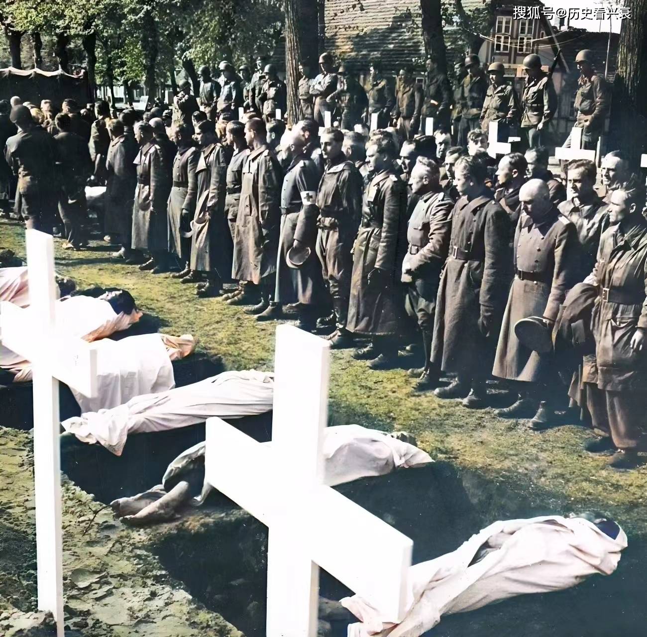 原创老照片马德拉斯大饥荒时期的印度人末代沙皇与英国国王的合影