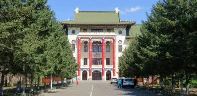 鸡西煤炭医学高等专科学校(建立于1958年6月)并入哈尔滨医科大学,成为