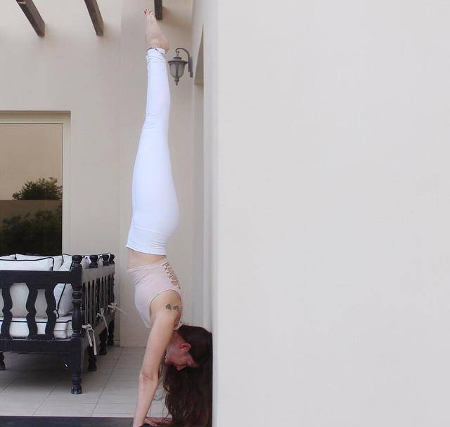 谋女郎李纯凭借司理理翻红,私下还热爱健身,简直又a又飒_身体_瑜伽