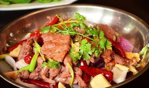 原创做干锅牛肉的时候记住这一点做出的牛肉口感香嫩鲜香美味