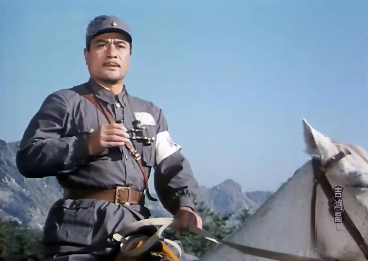 原创最经典纣王达奇近照曝光面色红润超精神身材前佩玉引人注意