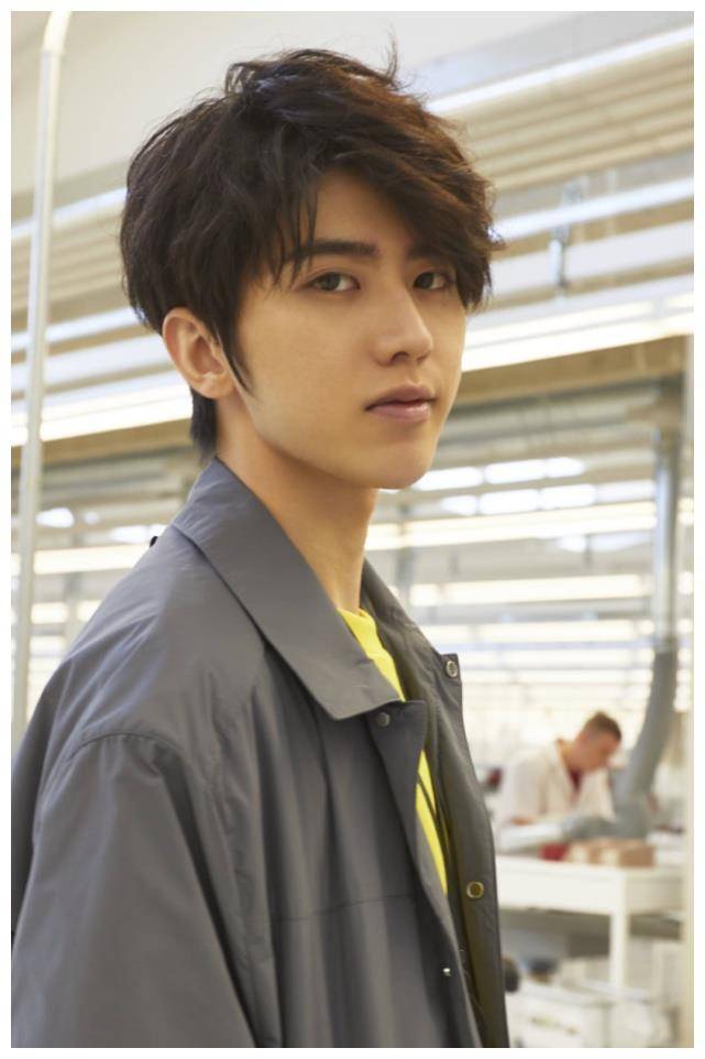 才一段时间不见蔡徐坤怎么瘦成这样了感觉一点气色都没有