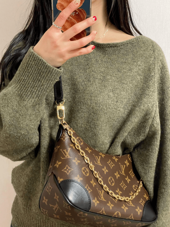 lv牛角包加拿大价格多少复古女孩必备爆款低调又奢华超级百搭哦