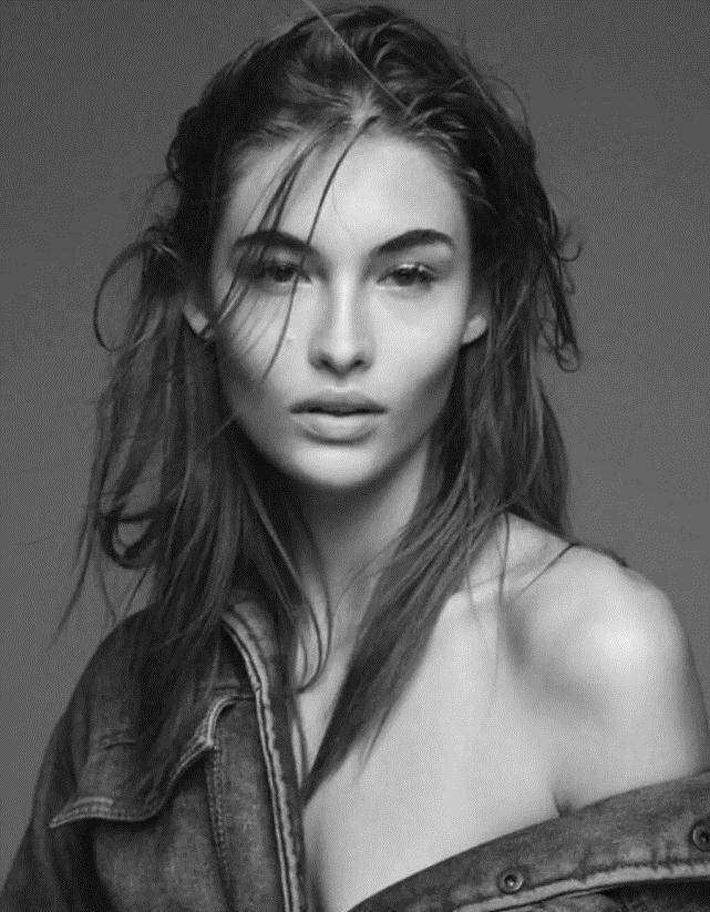 原创维密超模被称国外何穗身材颜值都逆天奢侈品牌的亲闺女