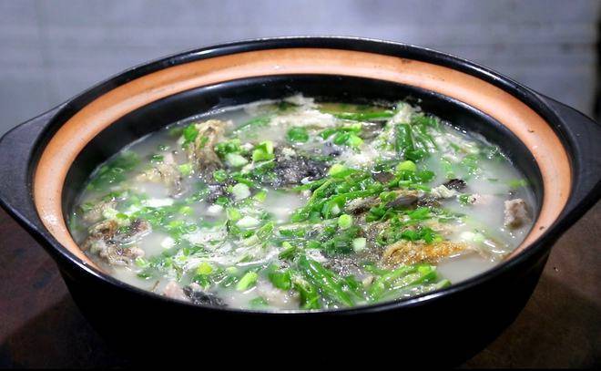 鲤鱼最营养美味的做法鱼肉鲜嫩汤白如牛奶步骤简单易操作