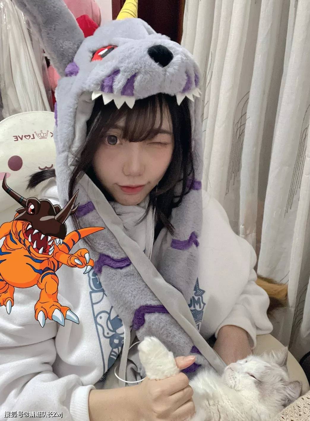 原创dota2石锤某女主播被质疑代打其摄手自证视频亦有不少疑点