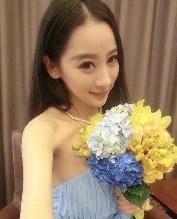 丁多恩生活中的卢芳生喜欢健身,旅游,这是他的两大爱好.