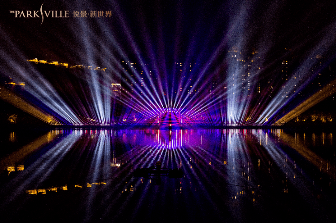 以浑河为画布,以光影为笔触,美轮美奂的光幕效果带领观众共同回溯沈阳