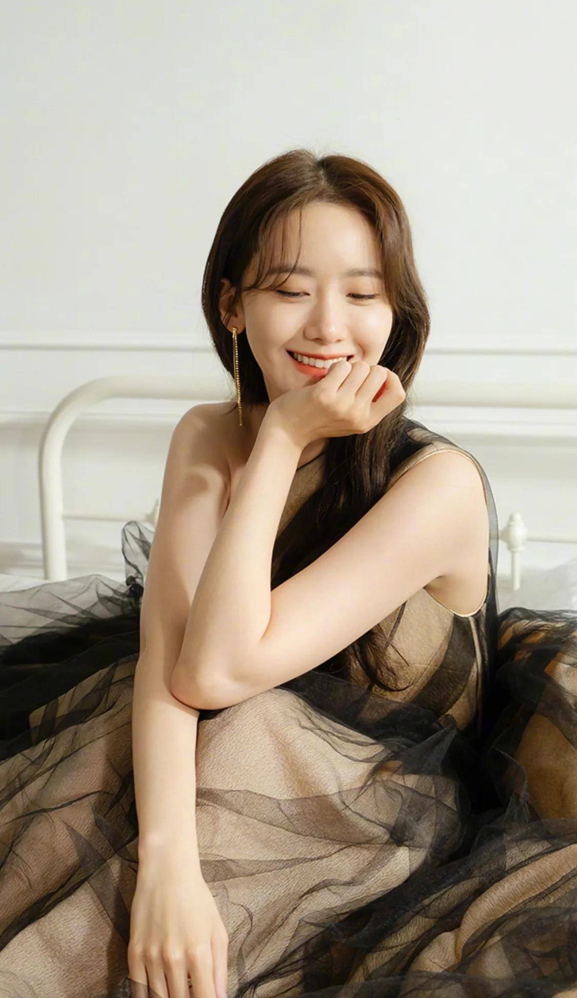 原创数十年如一日的好看林允儿优雅美丽明艳动人