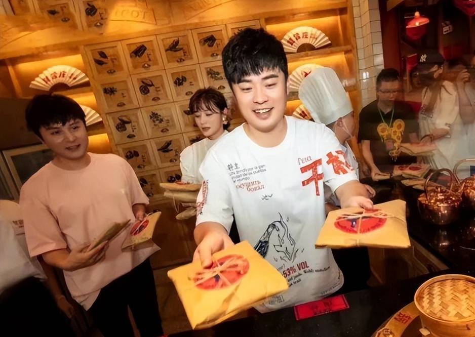 原创贤合庄加盟商爆内幕陈赫每来一次就要花100多万每家店7万