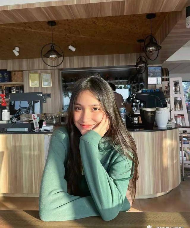 原创老德混血美女模特在一众网红脸中脱颖而出