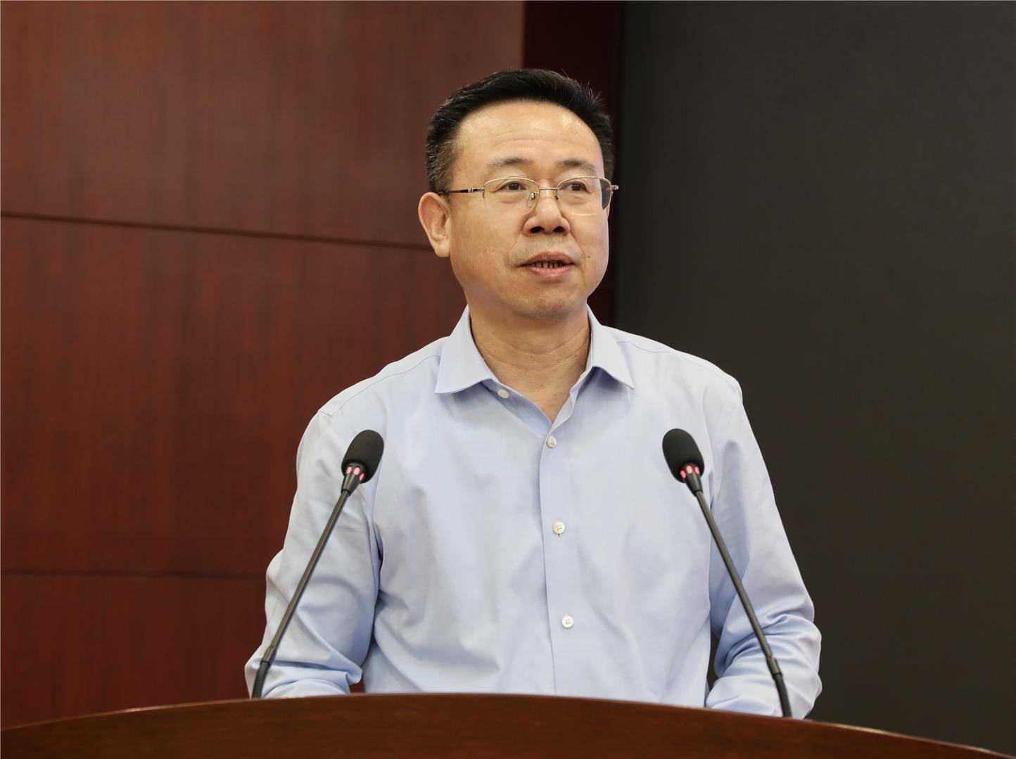 区政府区长贾晖,区委常委,区政府常务副区长周密,农发行重庆分行党委