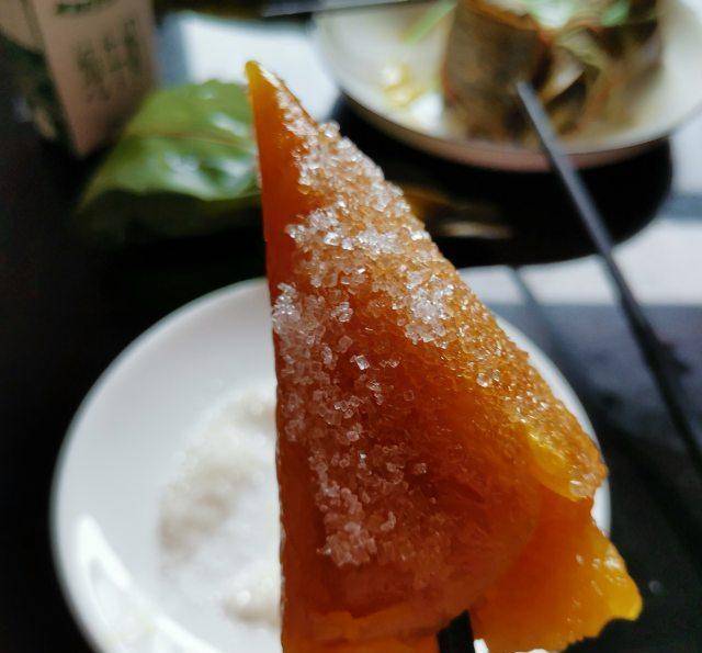 原创碱水糖粽蘸上白糖q弹美味