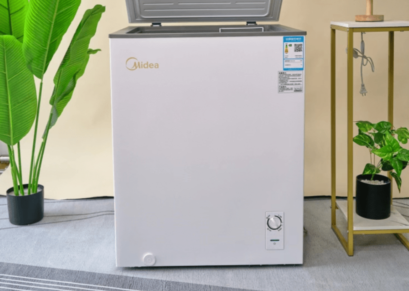 夏日吃冰的幸福感美的143l小型冷柜来满足