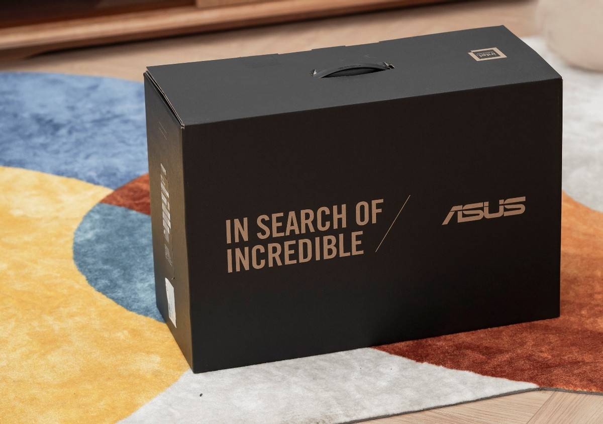 灵耀x pro的包装箱比华硕普通轻薄本要有分量很多炫酷光效,rtx 3060高