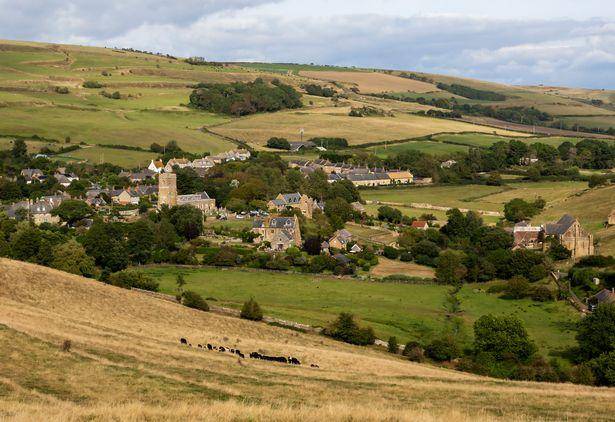 美丽海滨村庄经常被评为多塞特郡"最佳"景观中最美丽的村庄之一_阿伯