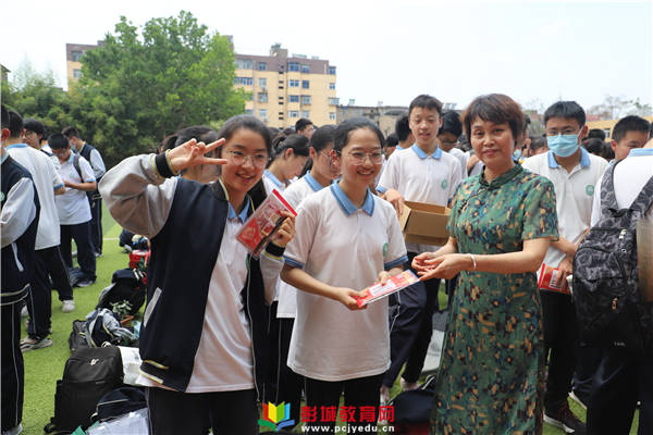 扬帆起航逐梦前行徐州十中举行2022届毕业生赴考壮行仪式