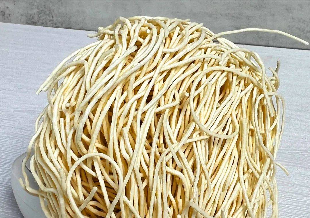 辰颐物语:不开火,5分钟,在家就能吃正宗牛肉拉面!_番茄_西北_辣椒油