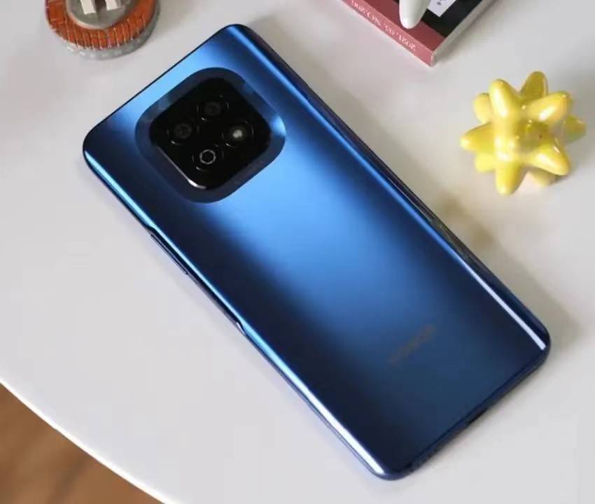 4%超高屏占比_荣耀_华为_play