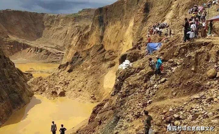 重磅俄罗斯翡翠矿区对外免费开放玻璃种帝王绿随便捡