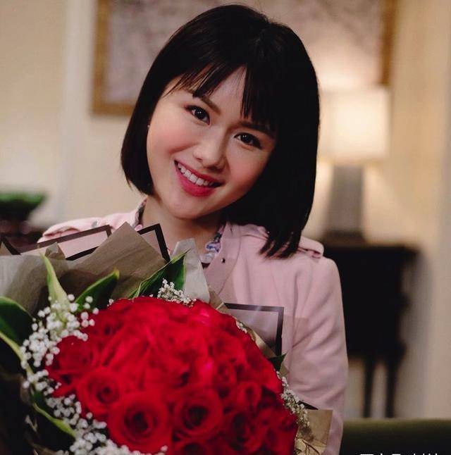 tvb小花刘思希自费百万攻读硕士或另谋出路,毕业后年薪可达400万_学位