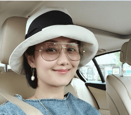 "儿子"是当红明星,女儿是奥运冠军,51岁的她是真正人生赢家_李英_李颖