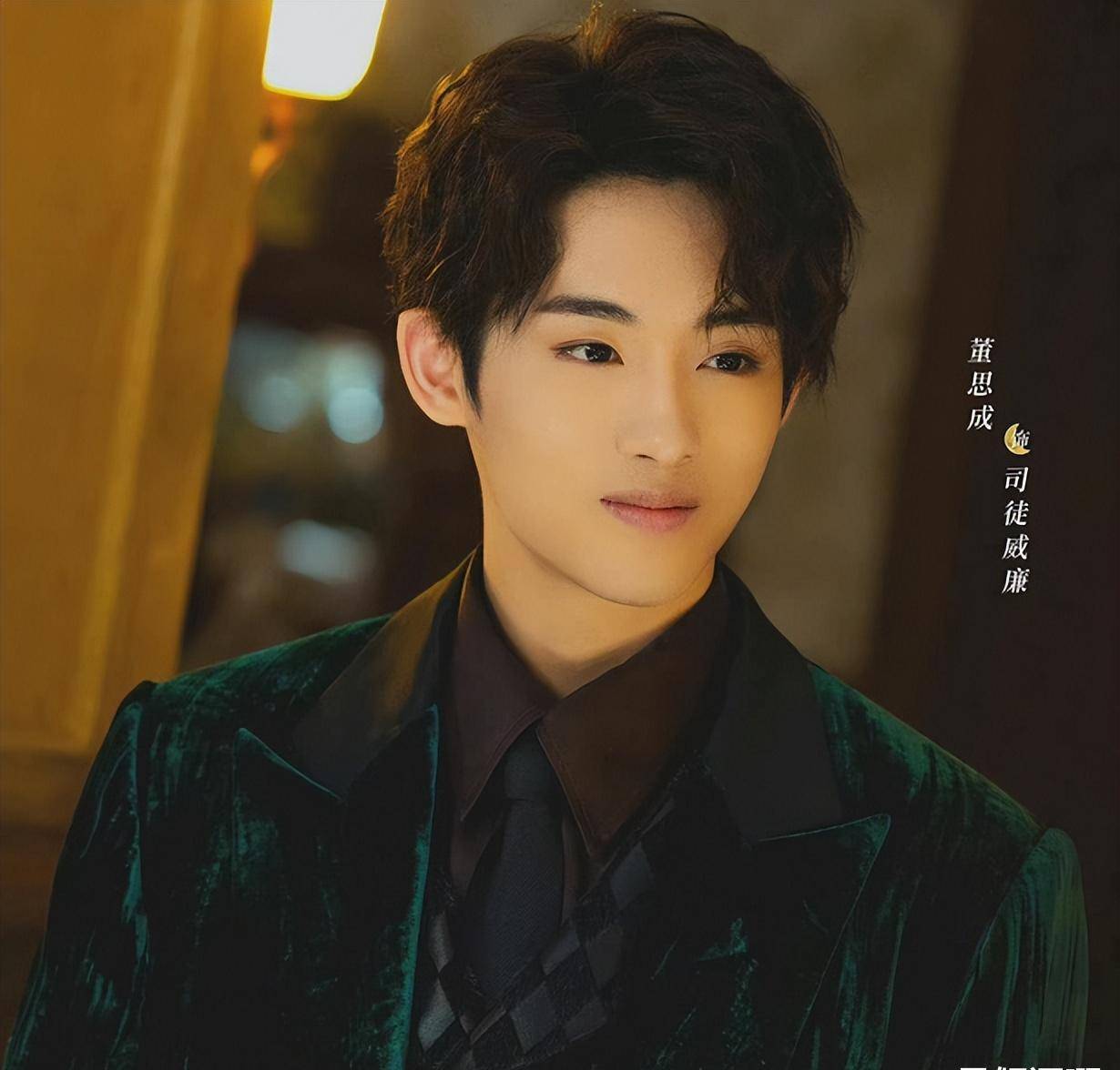 何泓姗新剧《25小时恋爱》将开机!男主人设是配音员,有点期待!