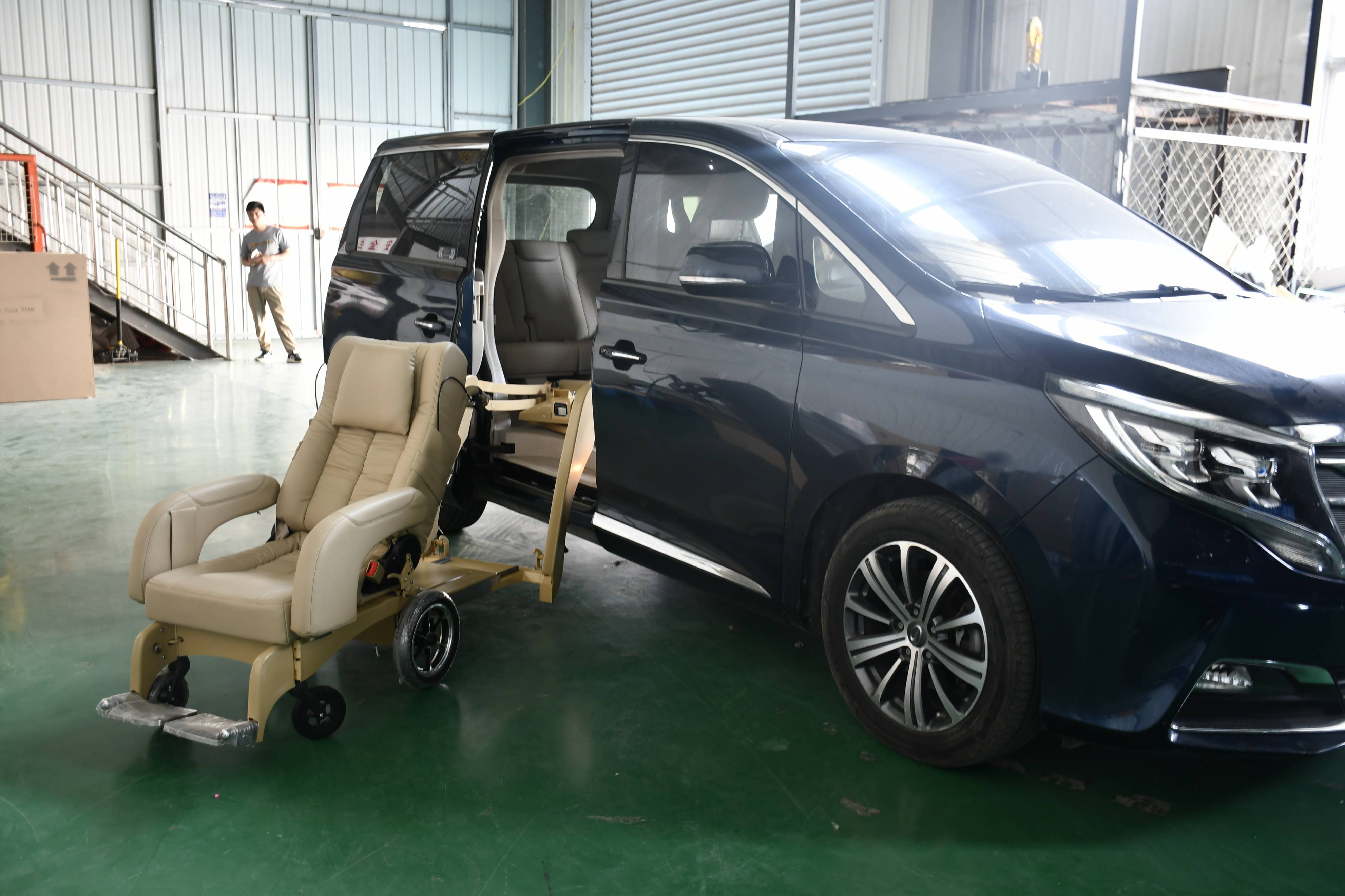 福祉车福祉轮椅升降旋转座椅改装汽车改装座椅轮椅