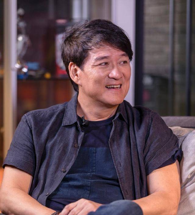 原创周华健30岁混血儿子曝光父子年龄差30岁五官样貌明显迥然不同
