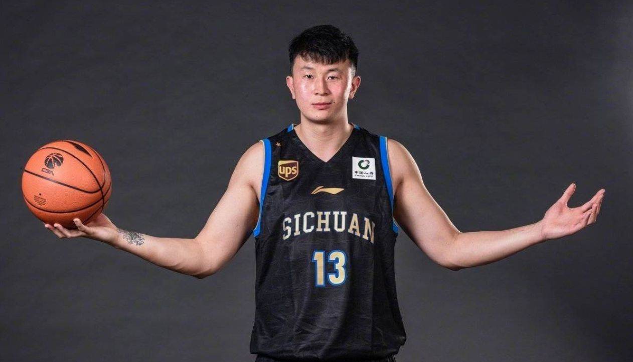 曾被慈世平无限看好,今却成四川"伤仲永"_左朕年_赛季_球员