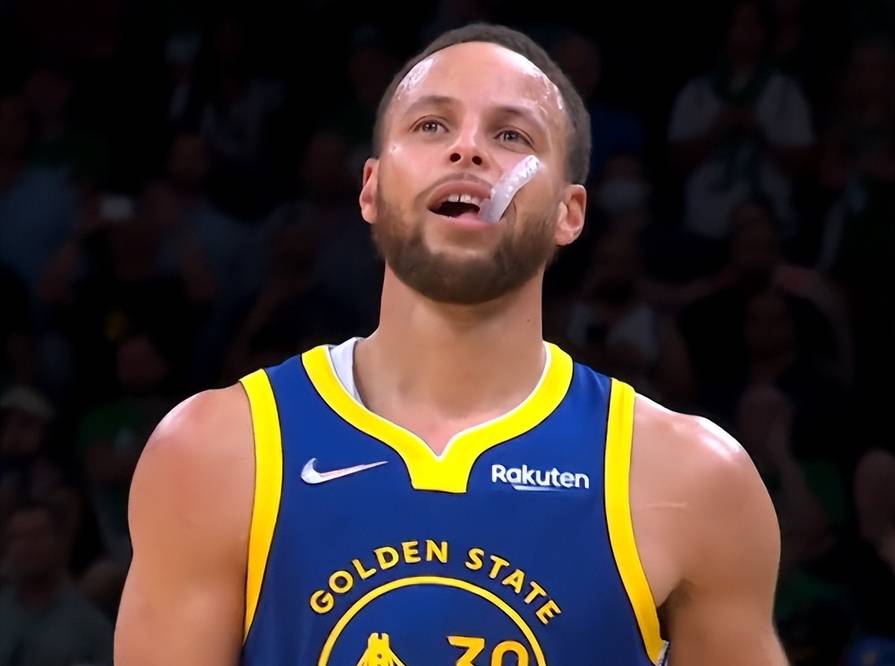 库里喜极而泣,直接哭出声,塔图姆沮丧离场抬不起头!