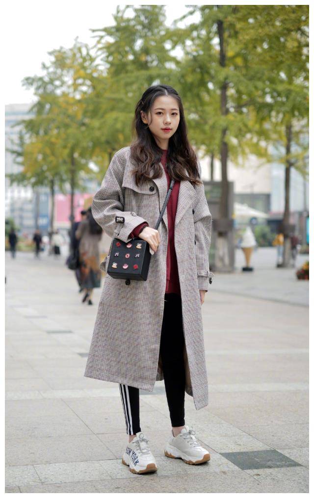 原创当季女大学生必备的六套穿搭时尚又显瘦你get了没