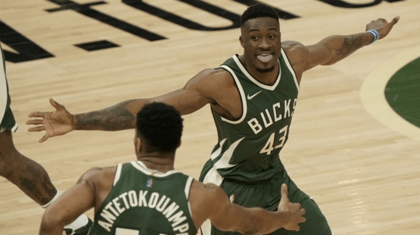 可以说是对于雄鹿核心字母哥哥哥萨纳西斯阿德托昆博最好的诠释,在